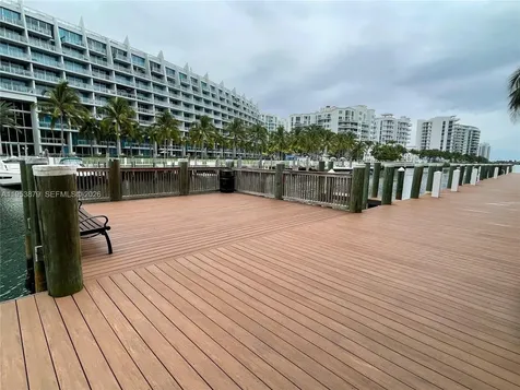 3001 NE 185th Street Aventura FL 33180