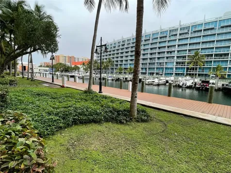 3001 NE 185th Street Aventura FL 33180