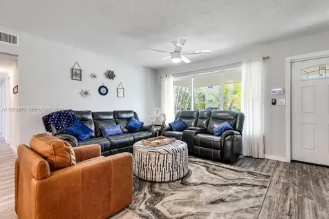 601 NE 2nd Street Dania Beach FL 33004