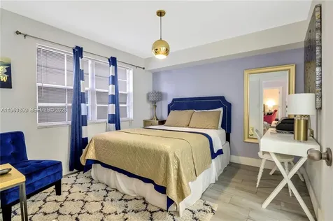 2600 Collins Avenue Miami Beach FL 33140