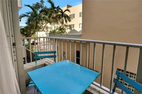 2600 Collins Avenue Miami Beach FL 33140