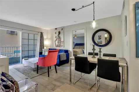 2600 Collins Avenue Miami Beach FL 33140