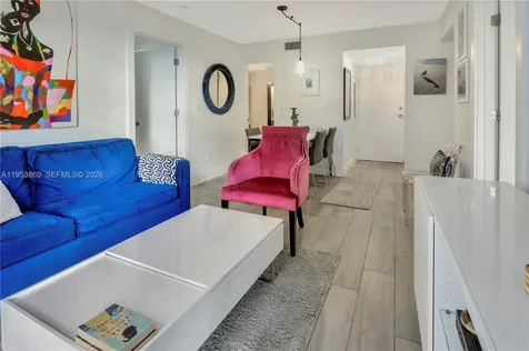 2600 Collins Avenue Miami Beach FL 33140