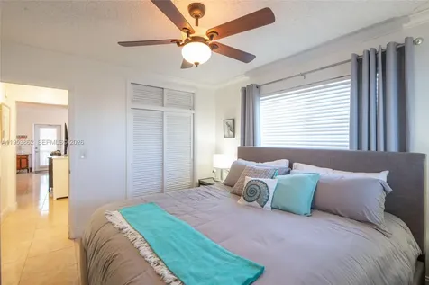 920 SW 10th Terrace Hallandale Beach FL 33009