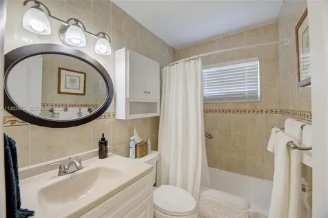 920 SW 10th Terrace Hallandale Beach FL 33009
