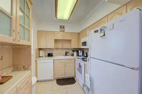 920 SW 10th Terrace Hallandale Beach FL 33009
