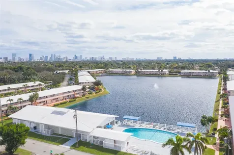 920 SW 10th Terrace Hallandale Beach FL 33009