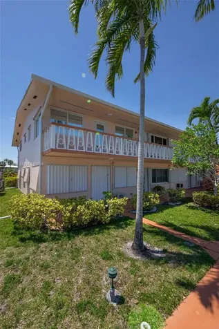 920 SW 10th Terrace Hallandale Beach FL 33009