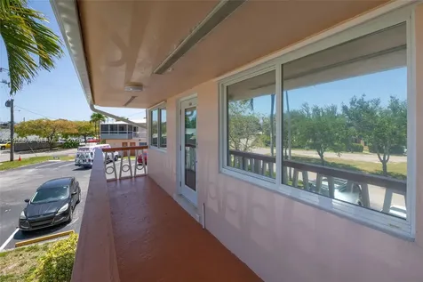 920 SW 10th Terrace Hallandale Beach FL 33009