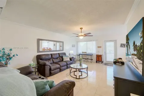 920 SW 10th Terrace Hallandale Beach FL 33009