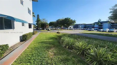 981 Hillcrest Court Hollywood FL 33021