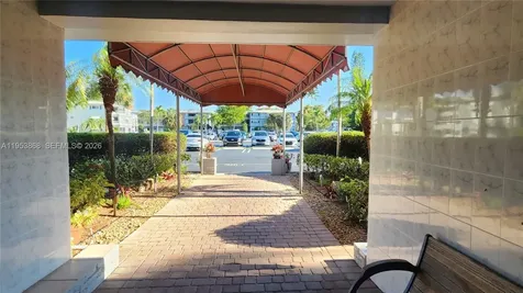 981 Hillcrest Court Hollywood FL 33021