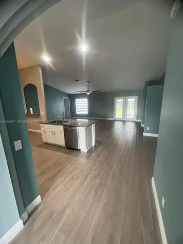 1305 SW 22pl Cape Coral FL 33991
