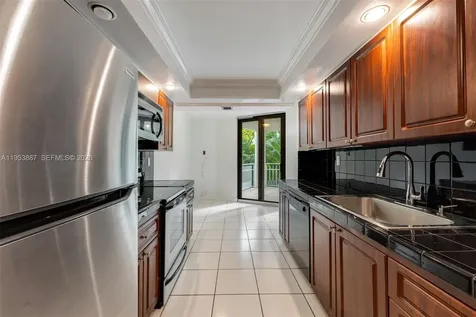 2000 Towerside Terrace Miami FL 33138