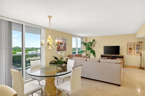 2401 Collins Avenue Miami Beach FL 33140