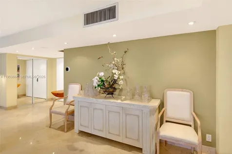 2401 Collins Avenue Miami Beach FL 33140