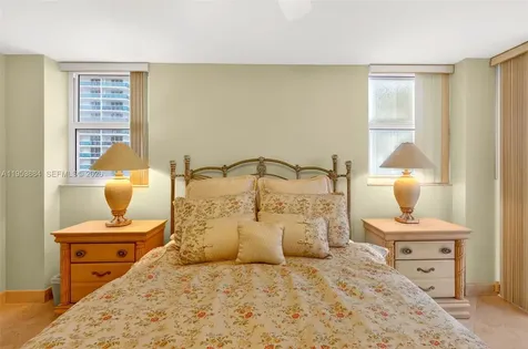 2401 Collins Avenue Miami Beach FL 33140