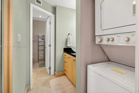 2401 Collins Avenue Miami Beach FL 33140