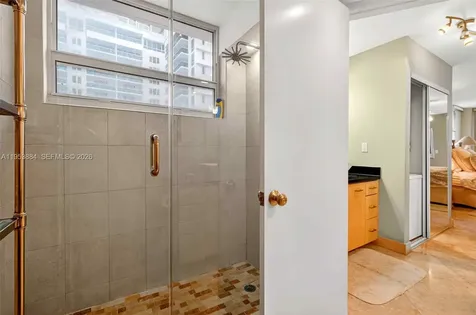 2401 Collins Avenue Miami Beach FL 33140