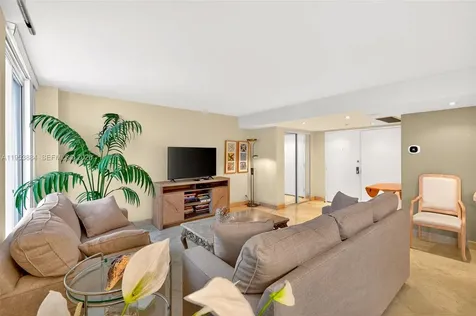 2401 Collins Avenue Miami Beach FL 33140