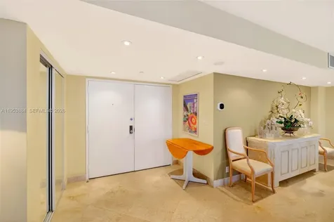 2401 Collins Avenue Miami Beach FL 33140