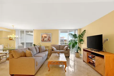2401 Collins Avenue Miami Beach FL 33140