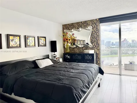 3701 N Country Club Drive Aventura FL 33180