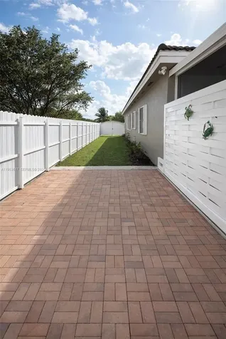 10753 SW 229th Street Miami FL 33170