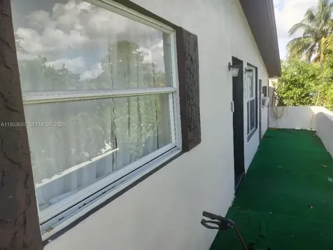 3206 SW 47th Avenue West Park FL 33023