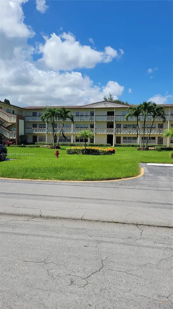 272 Mansfield G Boca Raton FL 33434