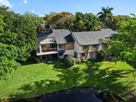 181 Wimbledon Lake Drive Plantation FL 33324