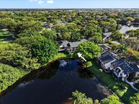 181 Wimbledon Lake Drive Plantation FL 33324