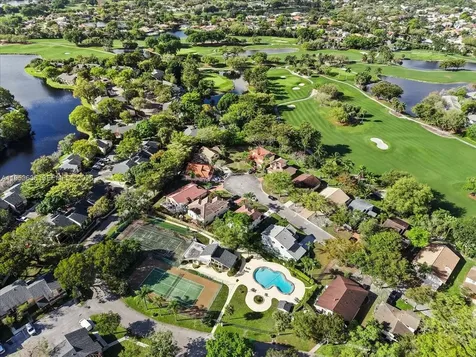 181 Wimbledon Lake Drive Plantation FL 33324