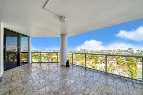 3598 NE Yacht Club Drive Aventura FL 33180
