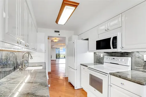 3598 NE Yacht Club Drive Aventura FL 33180