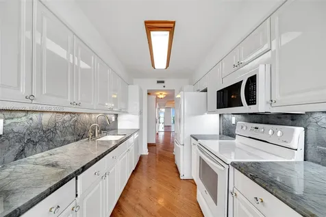 3598 NE Yacht Club Drive Aventura FL 33180