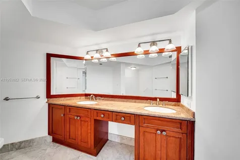 3598 NE Yacht Club Drive Aventura FL 33180