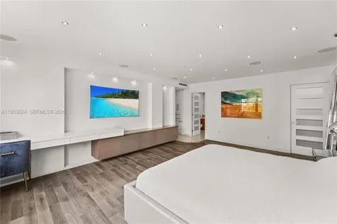5640 Collins Avenue Miami Beach FL 33140