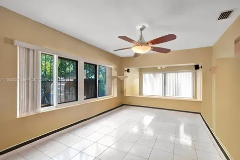 16200 NE 8th Court North Miami Beach FL 33162
