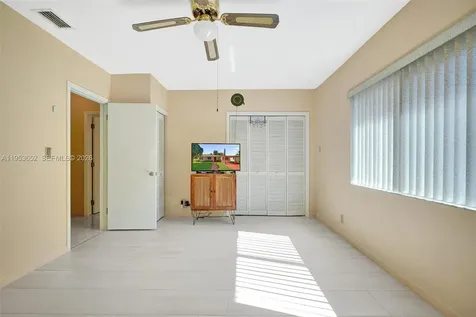 16200 NE 8th Court North Miami Beach FL 33162