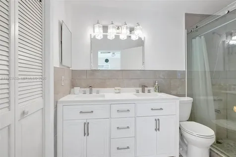 16200 NE 8th Court North Miami Beach FL 33162