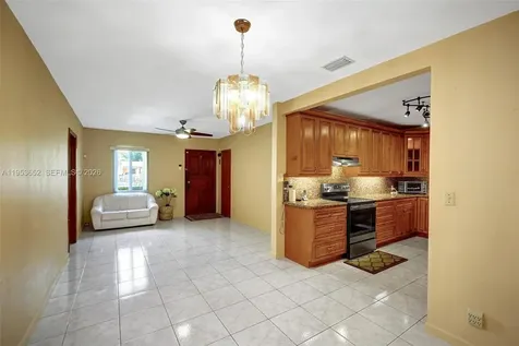 16200 NE 8th Court North Miami Beach FL 33162