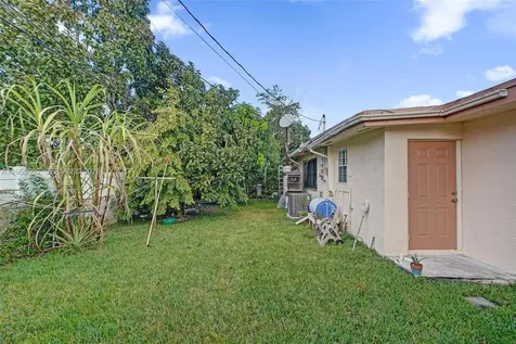 16200 NE 8th Court North Miami Beach FL 33162