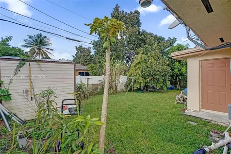 16200 NE 8th Court North Miami Beach FL 33162