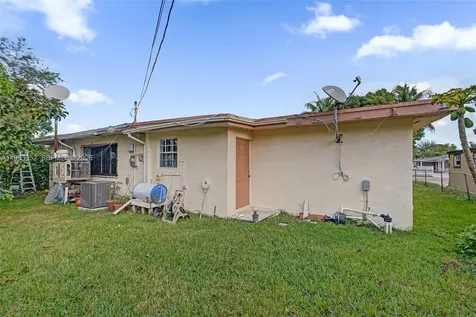 16200 NE 8th Court North Miami Beach FL 33162