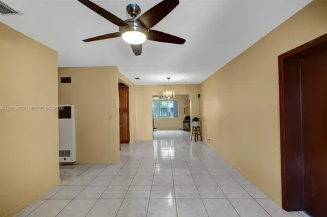 16200 NE 8th Court North Miami Beach FL 33162
