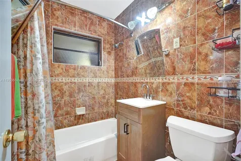 16200 NE 8th Court North Miami Beach FL 33162