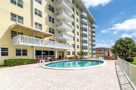 2500 NE 48th Lane Fort Lauderdale FL 33308