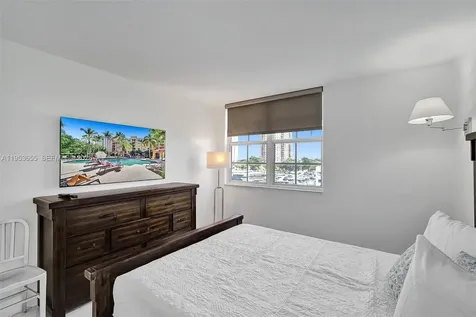 19601 E Country Club Drive Aventura FL 33180