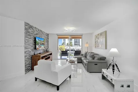19601 E Country Club Drive Aventura FL 33180